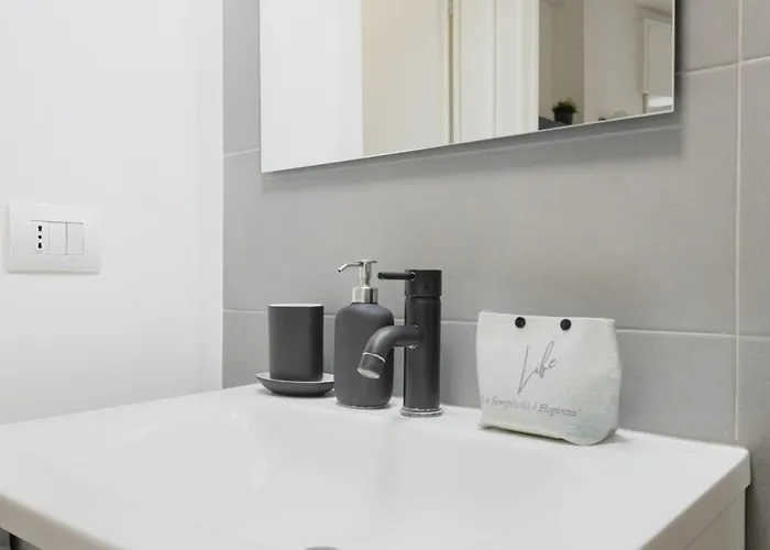 Apartment Easylife - Elegante Sui Navigli *