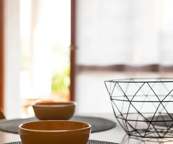 Casty Sweet - Mm3 Comasina Free Private Parking