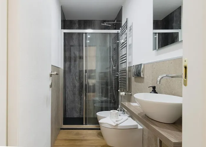 Easylife - - Piazzale Segrino - Isola Milán