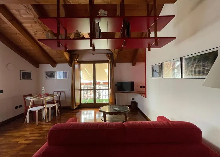 דירה The Pretty Attic