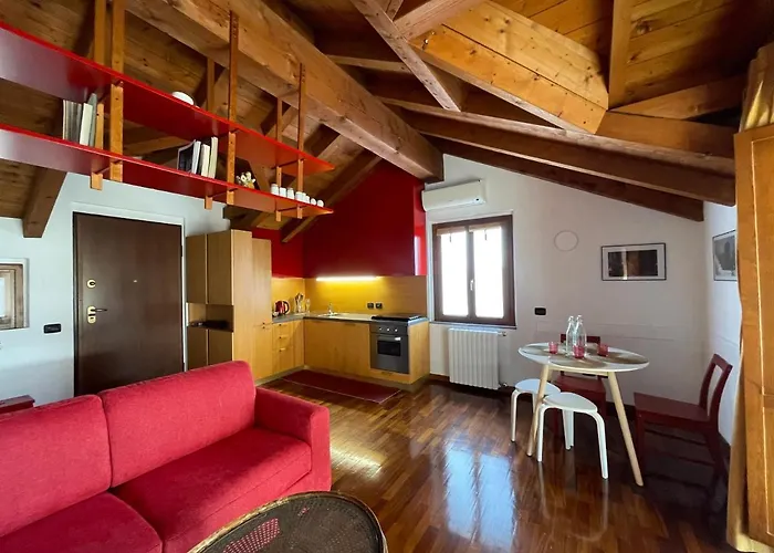 The Pretty Attic Apartment Milan