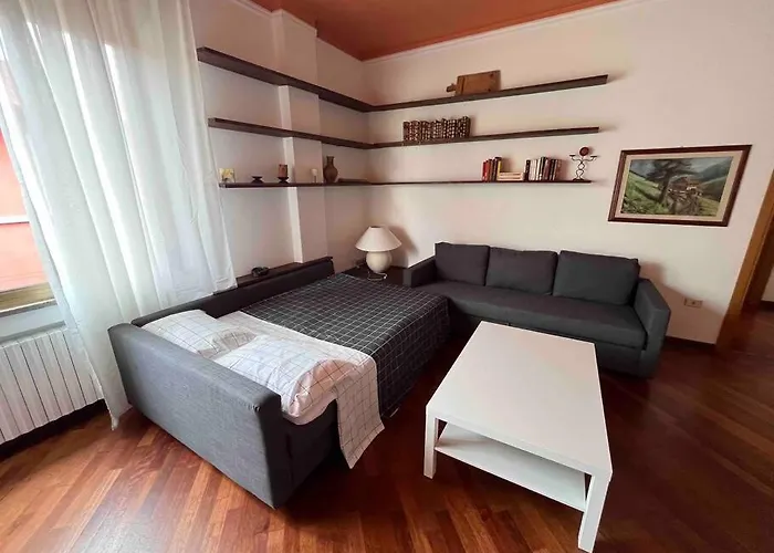 - Magistretti. Ampio Bilocale Milán