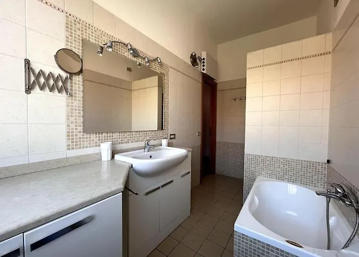 - Magistretti. Ampio Bilocale Apartamento