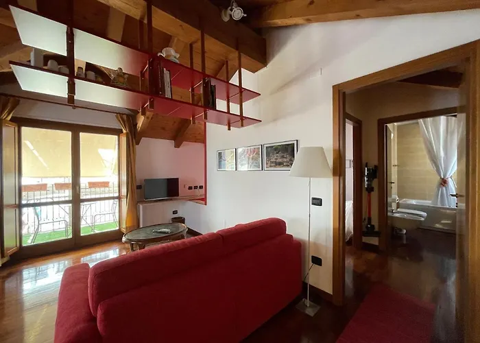 The Pretty Attic Apartment