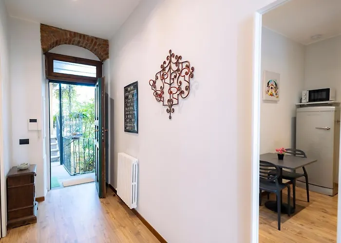 The Red Bricks - Tricolore San Babila * Mediolan