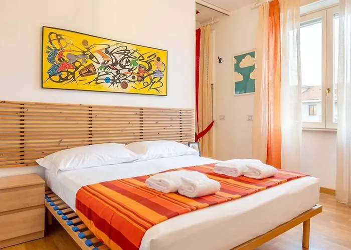 Guest Planet - Grazioso Bilocale Bande Nere M1 * Milán