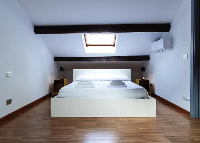 The Of Fame - Bosco Verticale View * Milaan