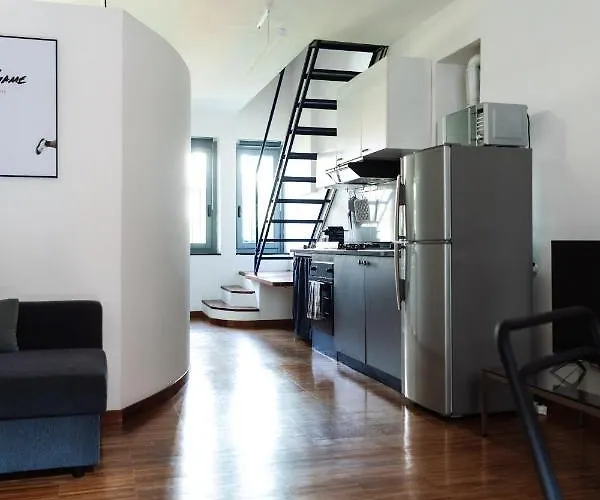 The Of Fame - Bosco Verticale View * Milaan