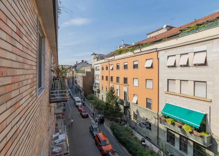 Ihost - Niccolini 21 * Milán