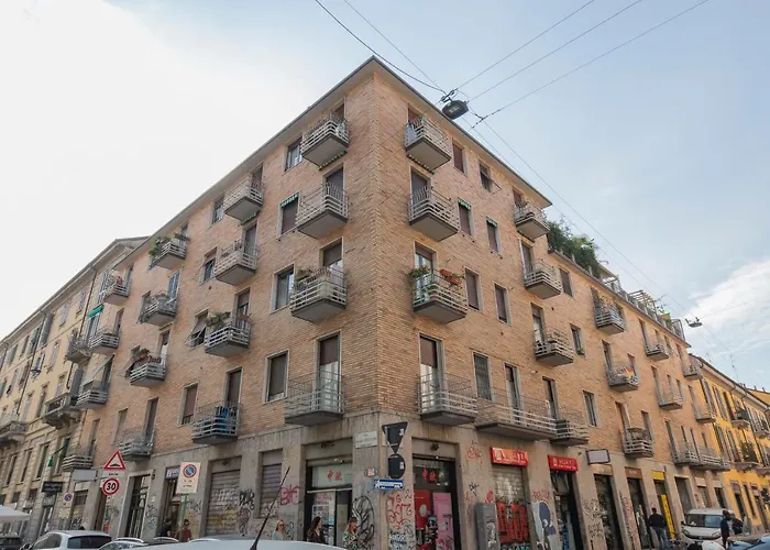 Ihost - Niccolini 21 * Milán