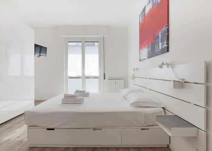 Guesthost - Cagnola Cozy With Balcony Apartmán *