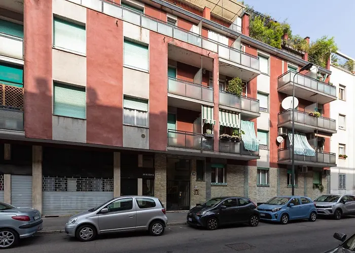 Guesthost - Cagnola Cozy With Balcony * Milan