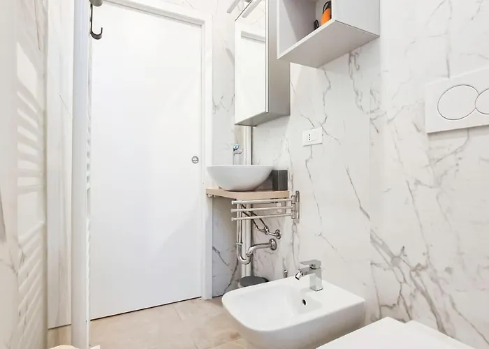 Italianway Easy - Ozieri 7 * Milán