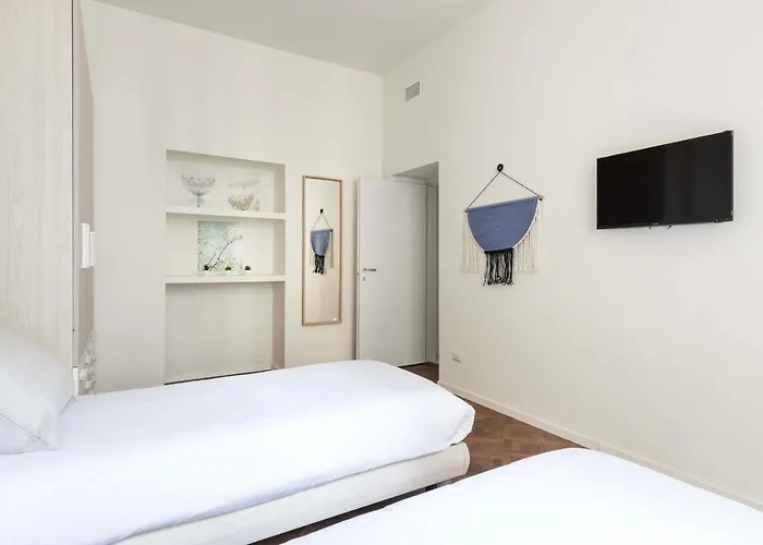 Voyager - 6 Guests, 2 Bd & 2 Bh, Neighborhood *