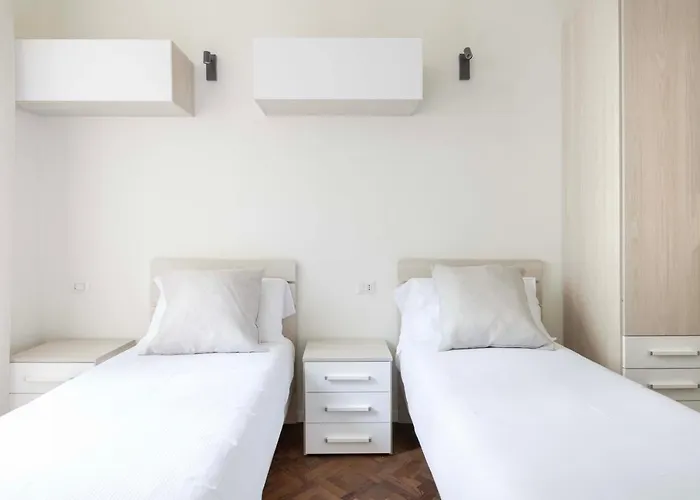 Voyager - 6 Guests, 2 Bd & 2 Bh, Neighborhood *