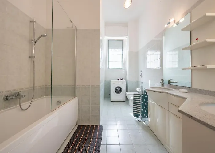 Brera Porta Nuova Flat By Interhome شقة *