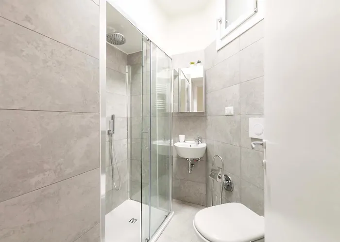 Voyager - 6 Guests, 2 Bd & 2 Bh, Neighborhood * Milan