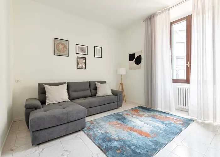 Voyager - 6 Guests, 2 Bd & 2 Bh, Neighborhood Milan