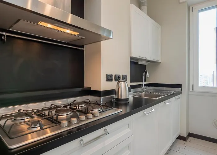 Youhosty - Murat 85 * Milán