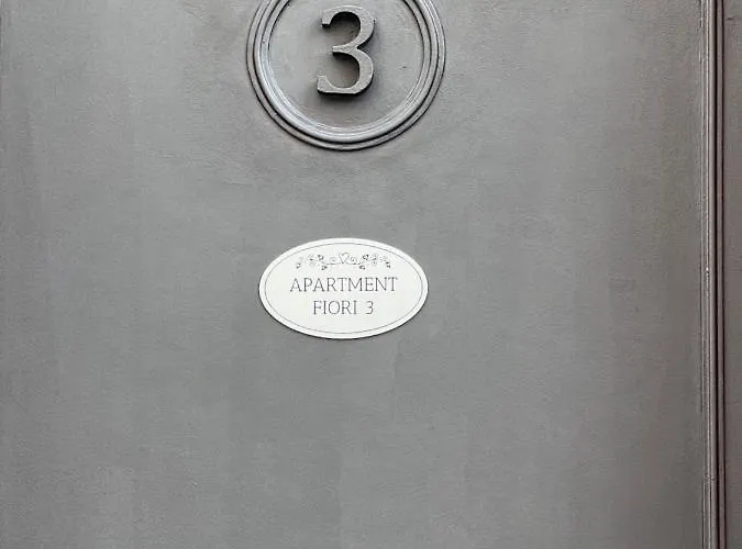 Fiori 3 Апартаменты Милан