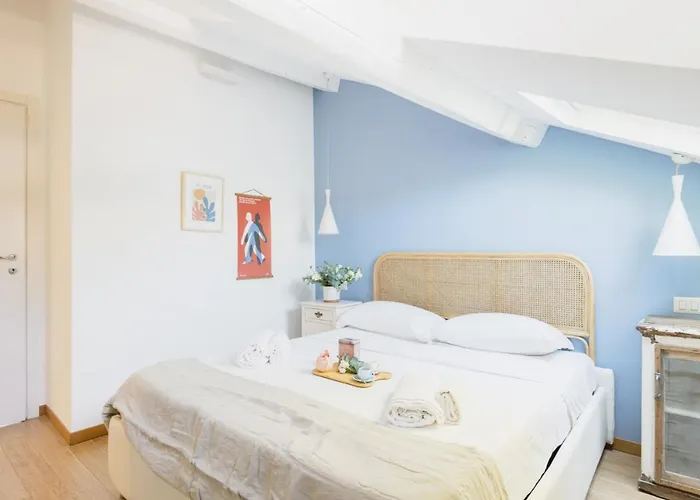 Apartment Easylife - - Sottocorno 5a - Historic Center Milan