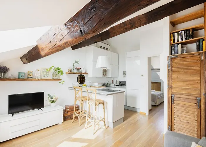 Easylife - - Sottocorno 5a - Historic Center Apartment Milan