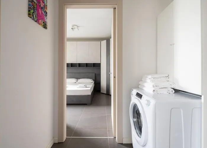 We - Uptown74 Bloom - Milano