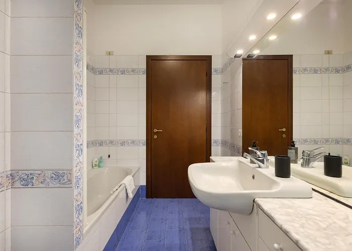 Flat In Citylife Near Metro! 아파트 *
