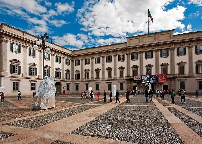 Duomo-san Babila-tribunale Wifi-netflix *
