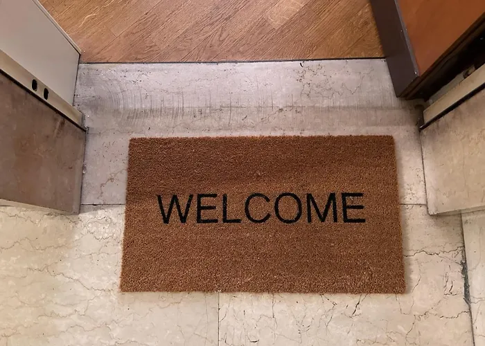 Bwr - Beautiful Near The Center Of Milan, Polibio * Milán