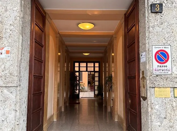 Bwr - Beautiful Near The Center Of Milan, Polibio