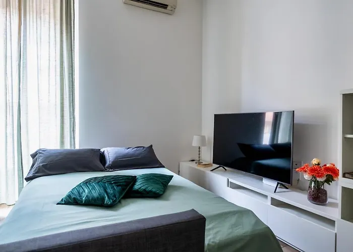 Politecnico/duomo Eleganza, Design E Comfort * Milano