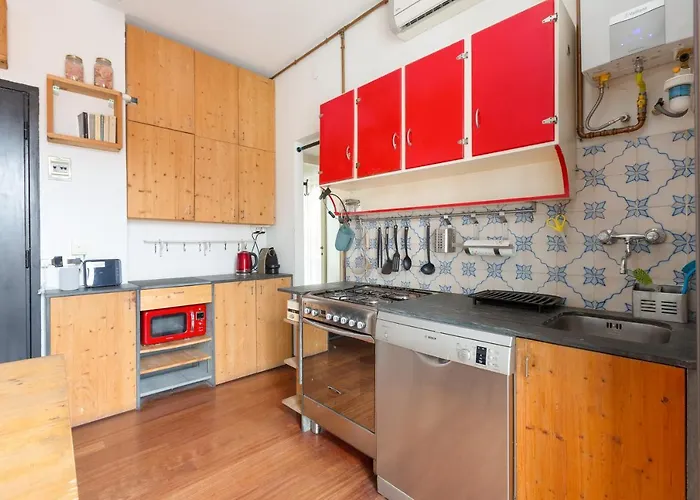 Guesthost - With Huge Terrace- Calvairate District Apartman *