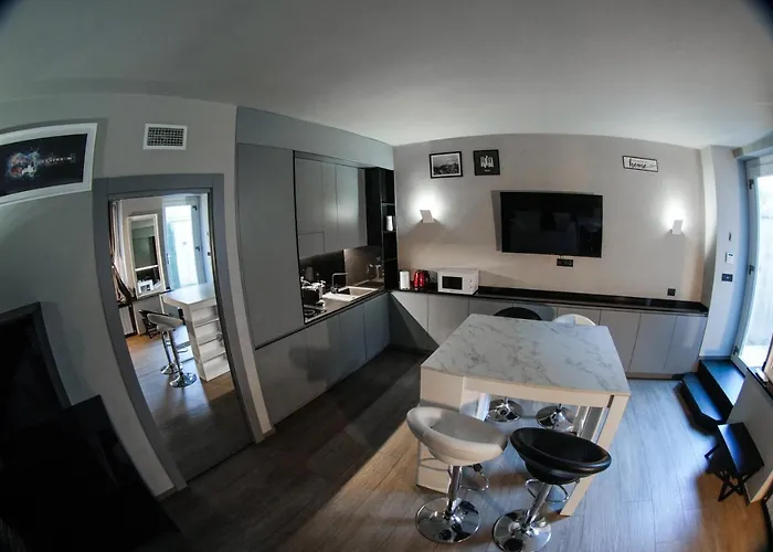 Bubi House Moscova * Milán