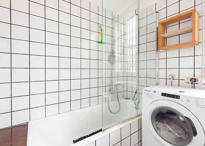 Apartman Guesthost - With Huge Terrace- Calvairate District