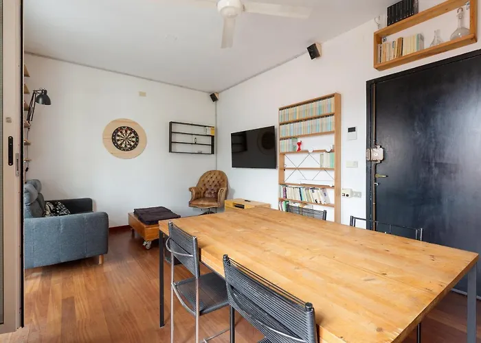 Guesthost - With Huge Terrace- Calvairate District *