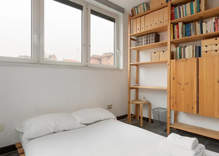 Guesthost - With Huge Terrace- Calvairate District Apartman *