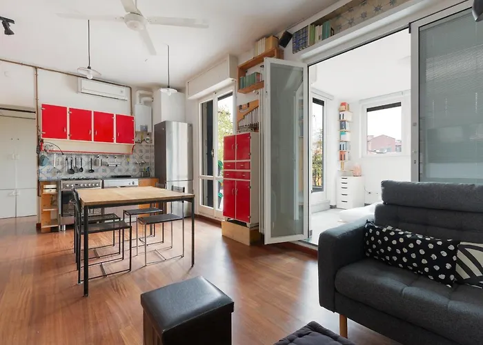Guesthost - With Huge Terrace- Calvairate District Appartement