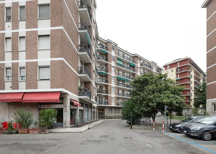 With Balcony -bisceglie Red Line Subway Lägenhet Milano