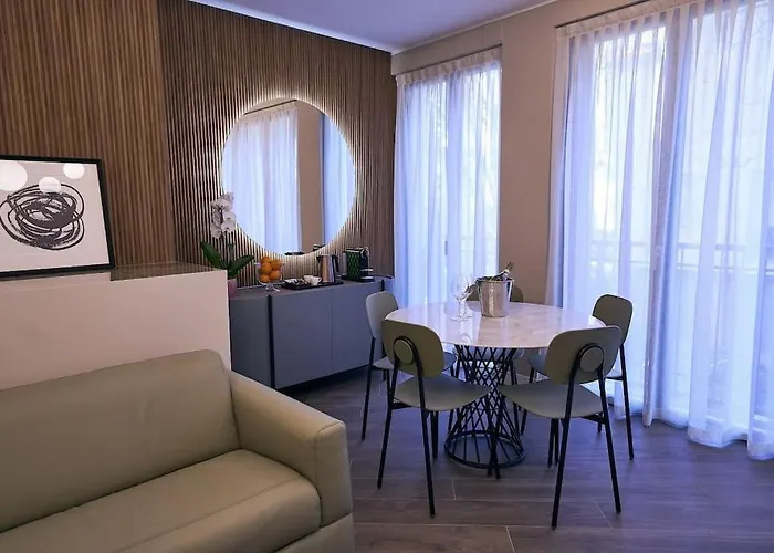 Contempora - Two Bedrooms Monet Apartament *