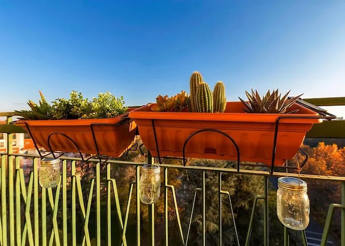 Sunny & Updated Flat With Panoramic View 50m From M4 Stop Appartamento Milano