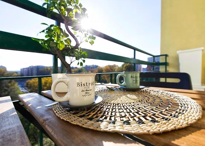 Charmy & Cozy Panoramic Flat 50m From M4 Stop *