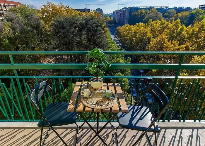 Charmy & Cozy Panoramic Flat 50m From M4 Stop Apartmán *