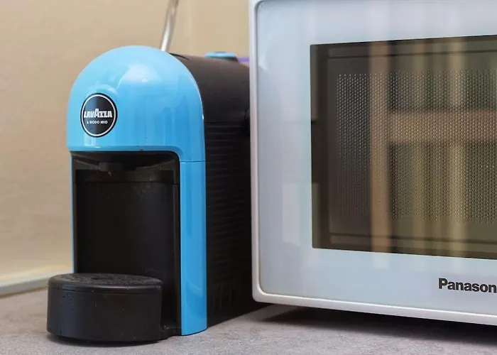 Sunny & Updated Flat With Panoramic View 50m From M4 Stop Appartamento *