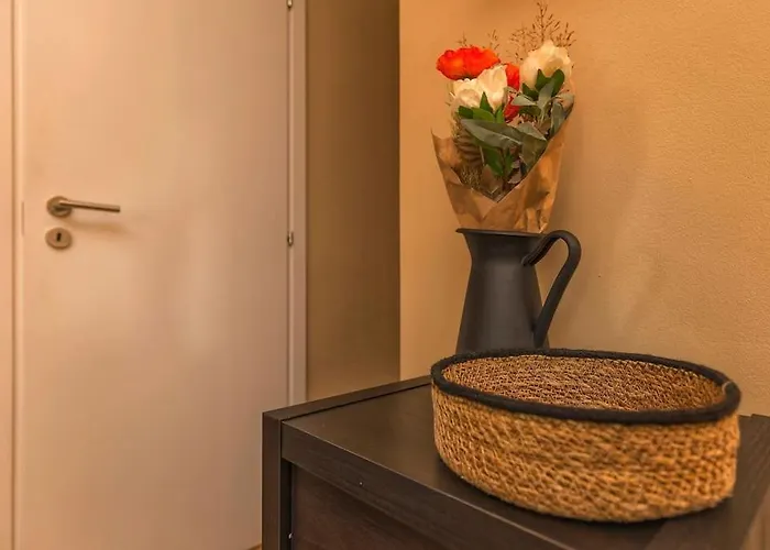 Apartamento Sunny & Updated Flat With Panoramic View 50m From M4 Stop *