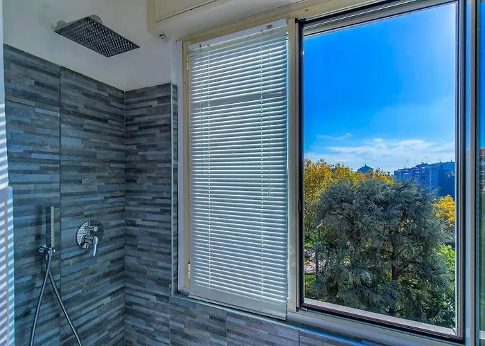 Charmy & Cozy Panoramic Flat 50m From M4 Stop Apartmán