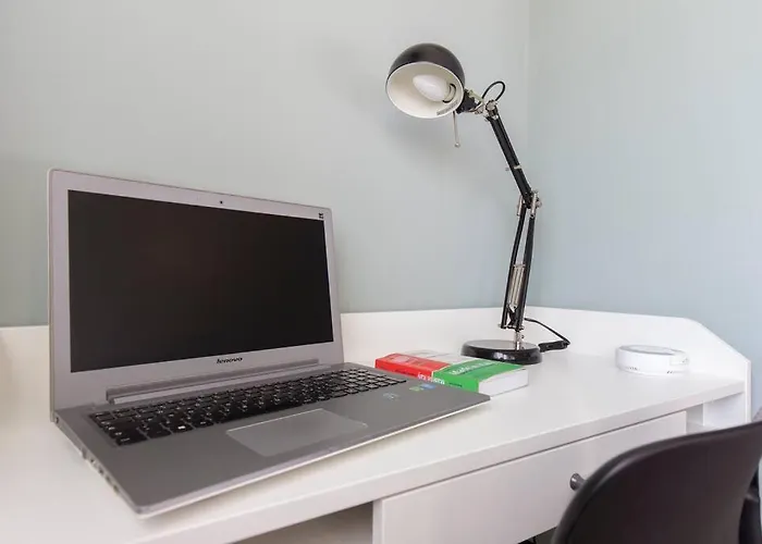 Charmy & Cozy Panoramic Flat 50m From M4 Stop Appartement *