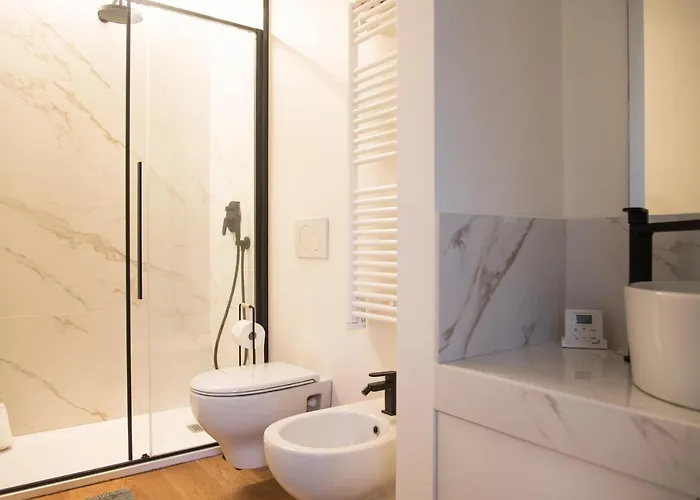 Youhosty - Lambro12 Milão