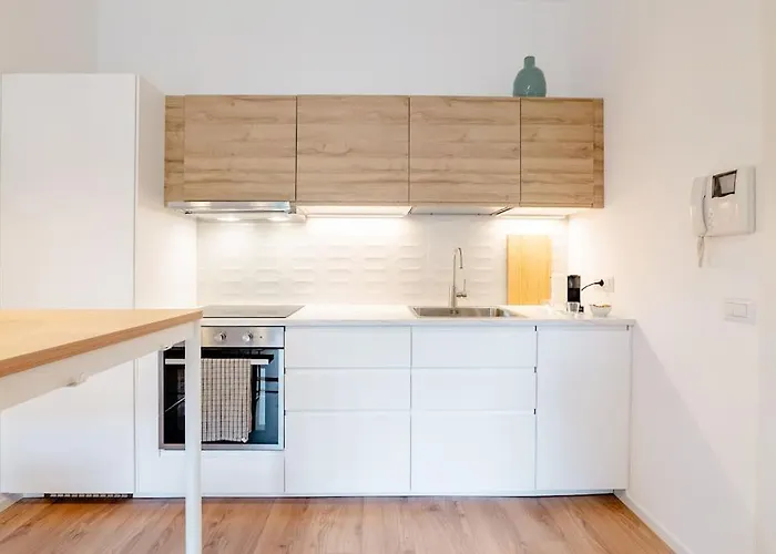 Luxury 1 Bedroom Apartment, Close To San Siro, Fiera And 10 Min Metro To Duomo * ميلان