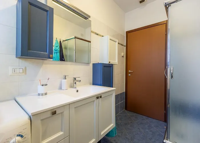 Accogliente Con Terrazzo E Vista *